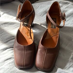 Square toe Brown Leather Ankle-Strap Pumps